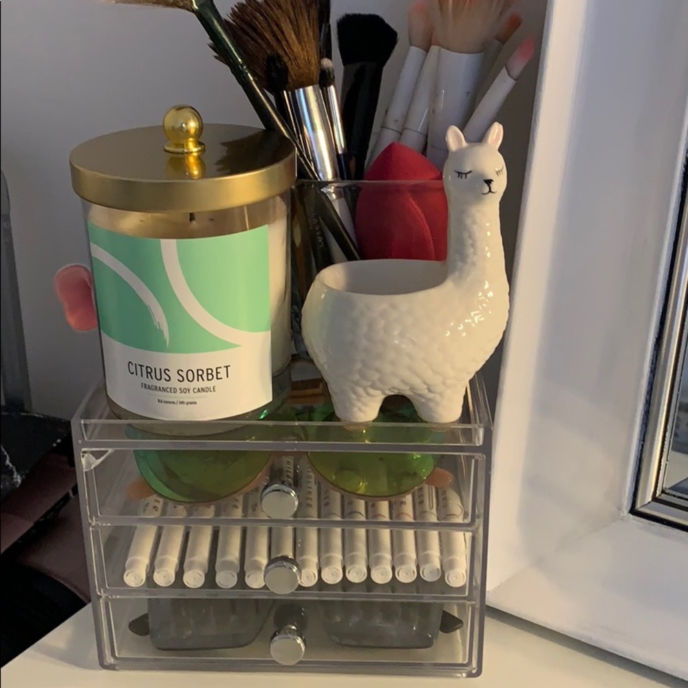 Llama ring holder